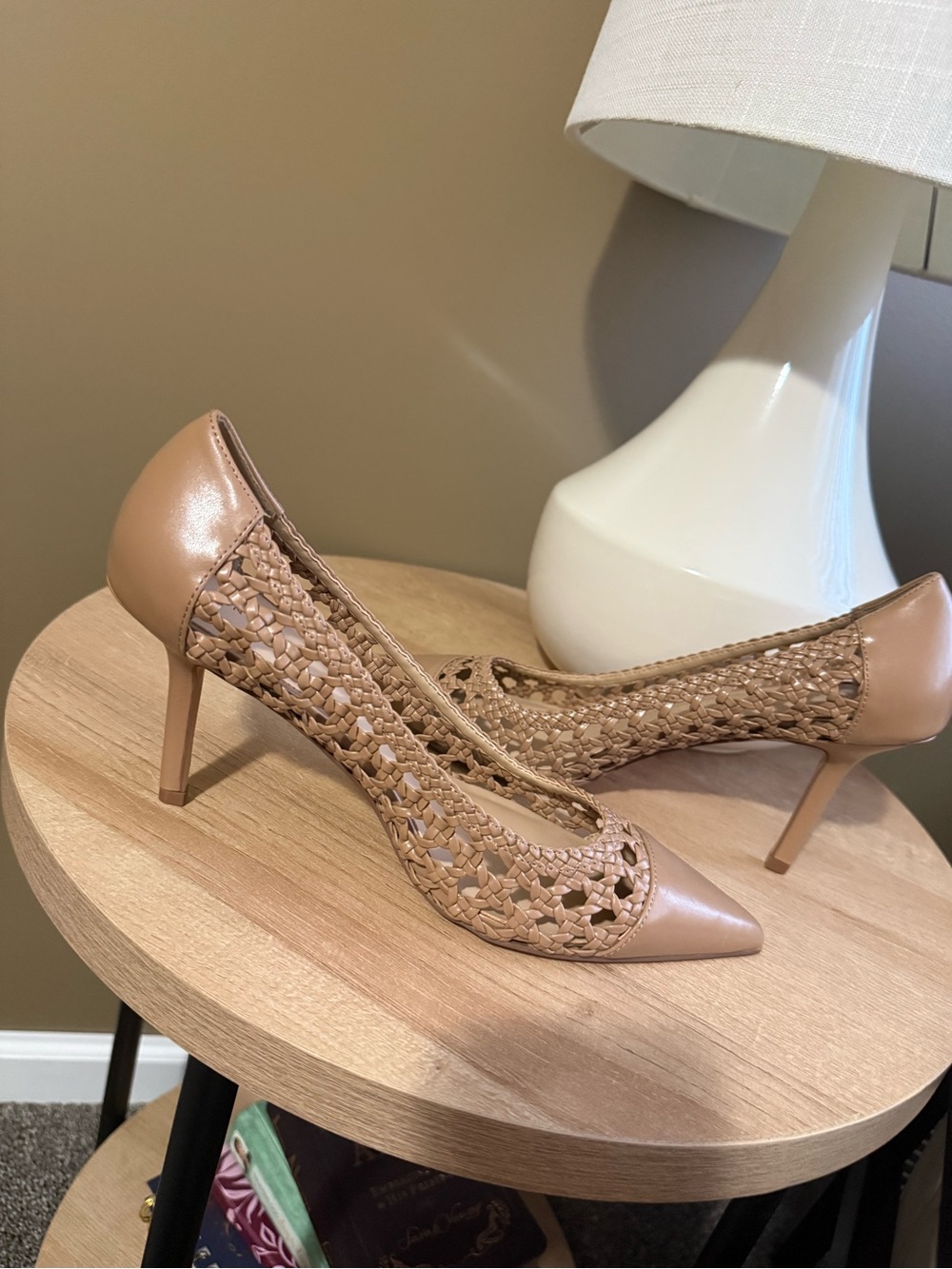 LIKE NEW Ann Taylor Mae Woven Pointed-Toe Heels in Tan - Picture 4 of 5